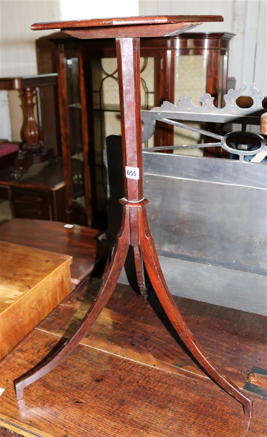 Late Georgian inlaid mahogany tripod table